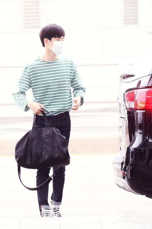 exo行走的atm,exo正规画报