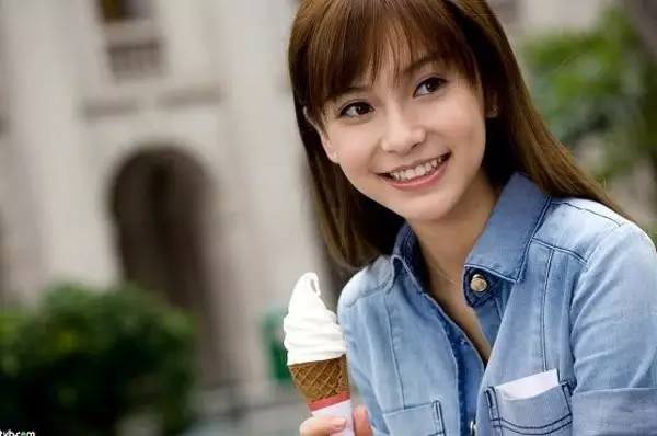 angelababy颜值这块惊艳到你了吗,angelababy年轻时有多惊艳