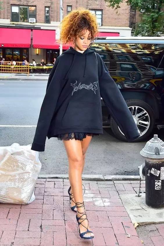 美式hiphop高街连帽卫衣,宽松潮牌oversize薄款卫衣搭配