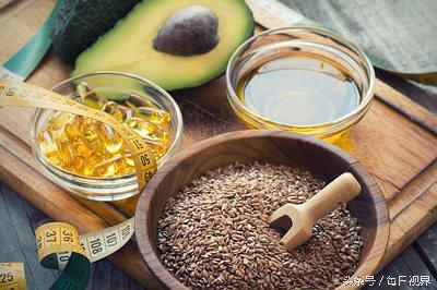 治疗腱鞘囊肿的特效方子真灵验,怎么自己在家捏爆腱鞘囊肿