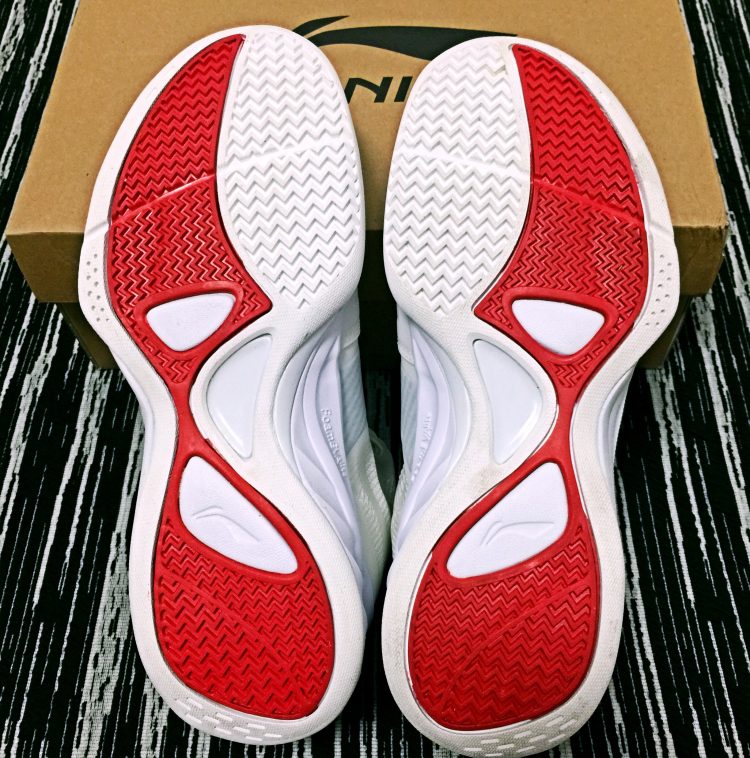 李宁超轻10球员版,李宁超轻11降价