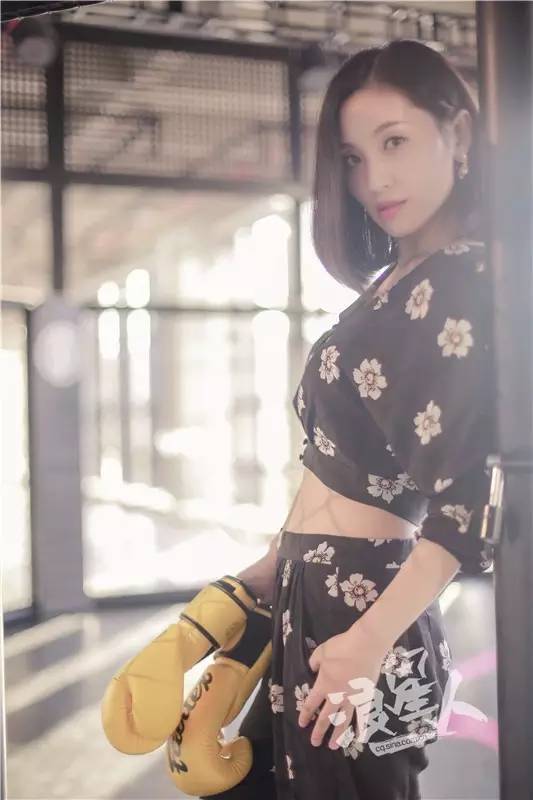 高颜值辣妈健身,健身辣妈惊艳亮相