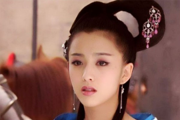 为什么桃花眼那么迷人,一双好看而又内敛的桃花眼