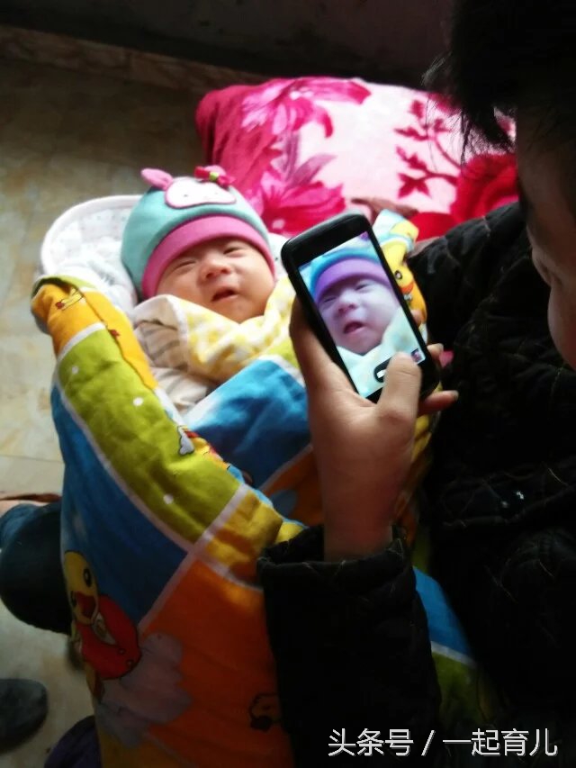 35周早产体重五斤多,双胞胎早产35周五斤多