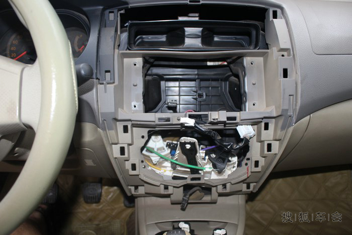 08款骊威空调ac灯关不掉,09款骊威安装倒车影像