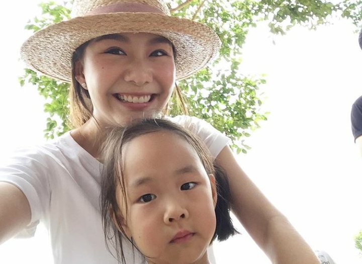 泰国萌妹子一枚,笑如蜜糖,《爱在旅途》女二号!近照心动了吗?