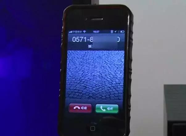 谁说动漫都是骗人的！柯南里用人声音拨号真的可以打通电话！