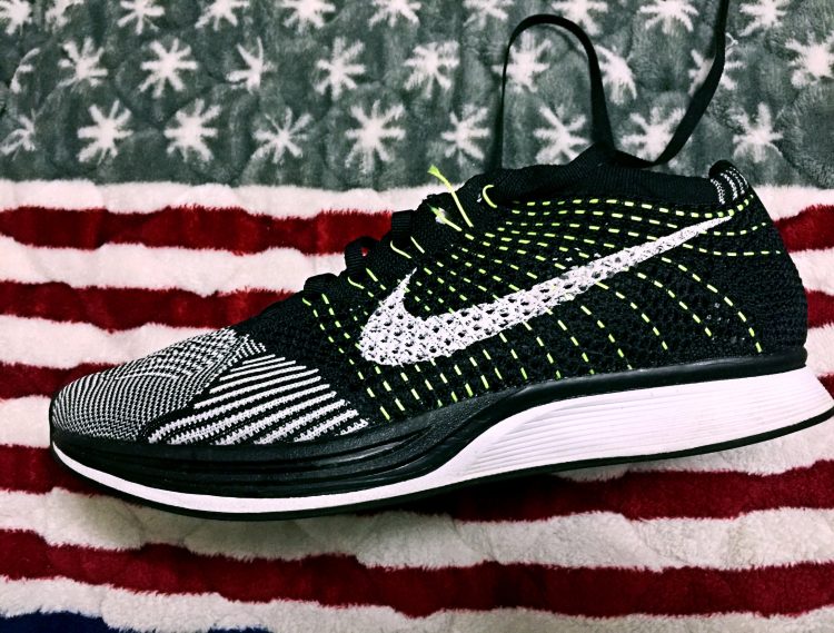 李宁超轻10球员版,李宁超轻11降价