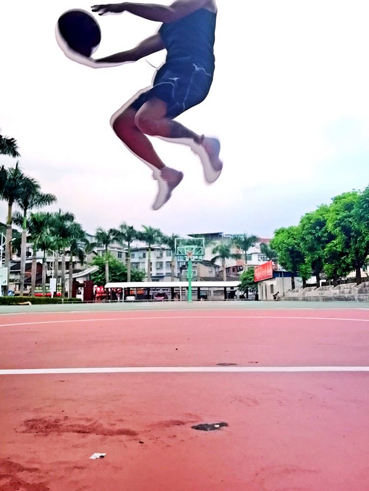 李宁超轻10球员版,李宁超轻11降价