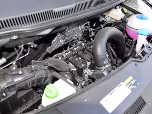 大众T6试驾,大众面包车t6顶配