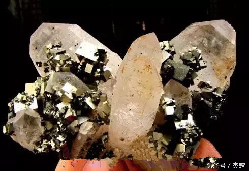 矿物晶体天然水晶,矿物水晶表面缺点