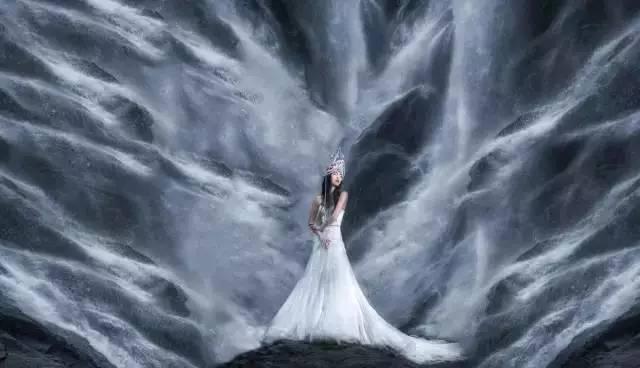 花了一个月工资拍婚纱照值得吗,拍一套婚纱照赚多少钱