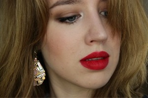 为何不适合正红色口红,女人一定要有一支正红色口红