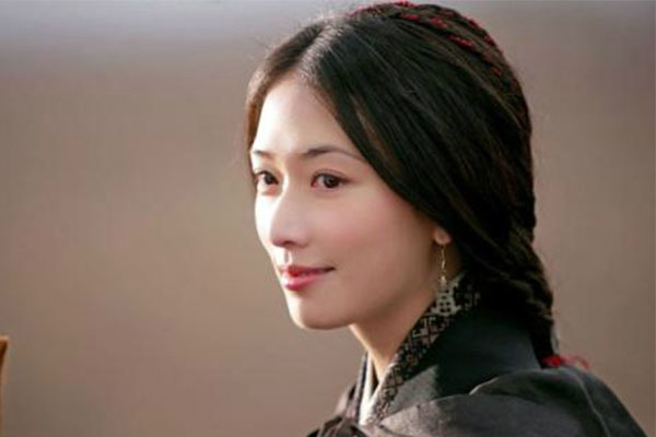 为什么桃花眼那么迷人,一双好看而又内敛的桃花眼