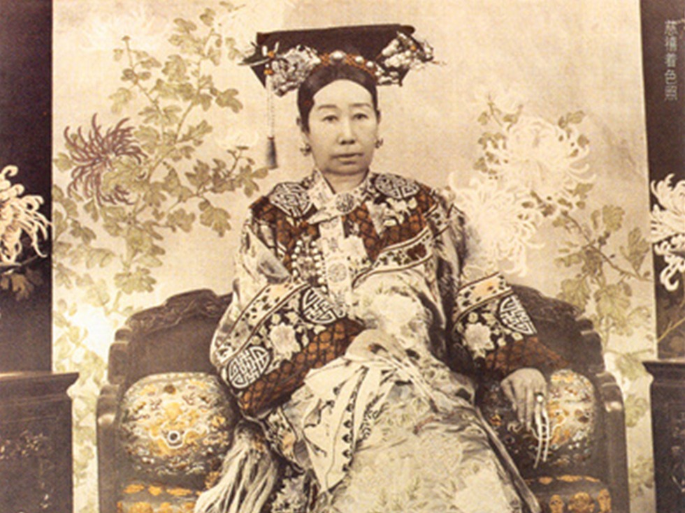 慈禧的化妆品讲究,慈禧太后用的胭脂是什么