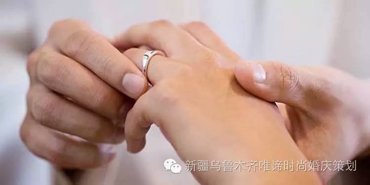 结婚戒指戴哪个手指比较好女生,结婚后的女性戒指应该戴哪个手指