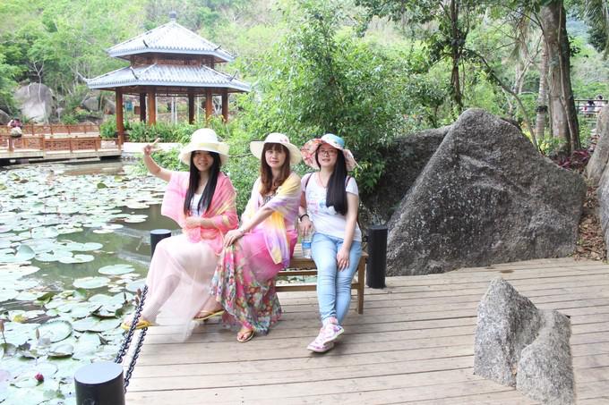 和闺蜜一起去三亚旅游的视频,和闺蜜去三亚旅游