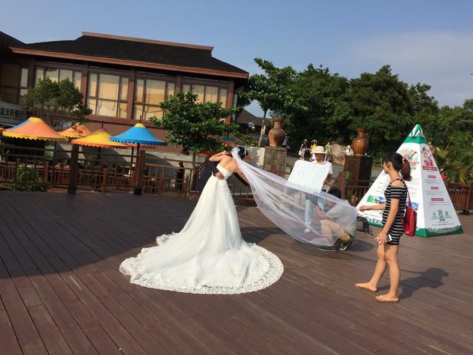 和闺蜜一起去三亚旅游的视频,和闺蜜去三亚旅游