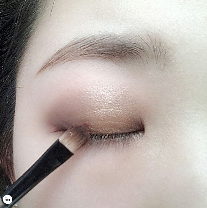 烟熏妆眼妆画法教程,港风烟熏妆眼影画法