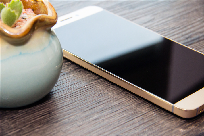 曲面屏手机贴膜最优解,手机贴膜曲面屏傻瓜式操作