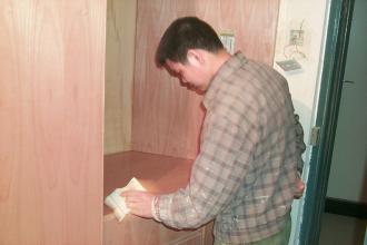 木质橱柜发霉发黑腐烂怎么处理,大理石橱柜发霉如何消除异味