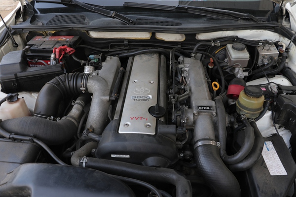 丰田皇冠athlete12代半,日本新款15代丰田皇冠