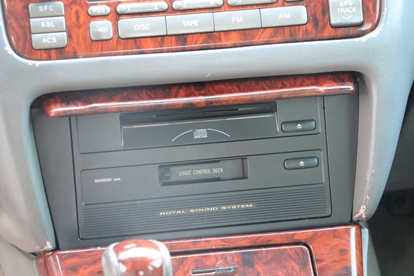 丰田皇冠athlete12代半,日本新款15代丰田皇冠