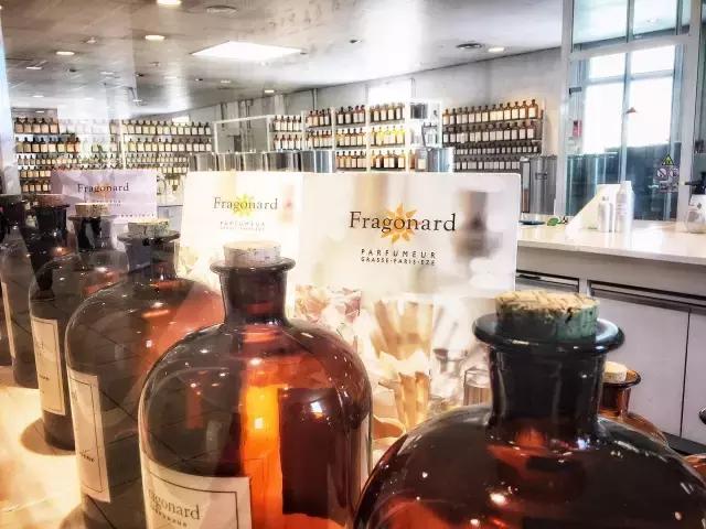 看秀,调香,见明星,用6天了解巴黎迷人的秘密