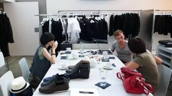 为什么大多数的时尚买手都难找到结婚对象?