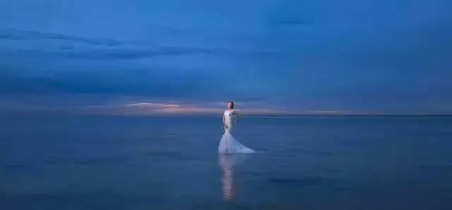 花了一个月工资拍婚纱照值得吗,拍一套婚纱照赚多少钱