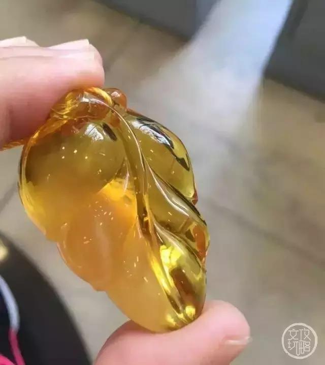 惊艳！史上又有一种蜜蜡美出天际，简直是蜜蜡界的范冰冰！