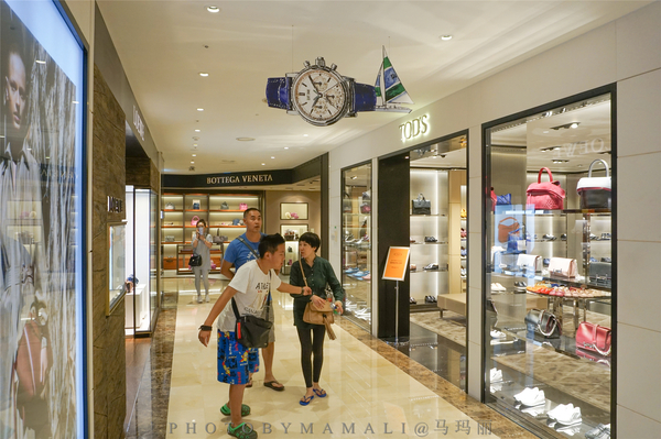 新罗大咖｜你们疯狂扫货！我只想在天空花园喝喝