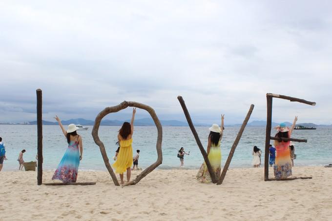 和闺蜜一起去三亚旅游的视频,和闺蜜去三亚旅游