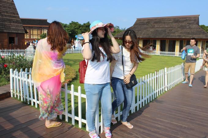 和闺蜜一起去三亚旅游的视频,和闺蜜去三亚旅游