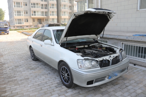 丰田皇冠athlete12代半,日本新款15代丰田皇冠