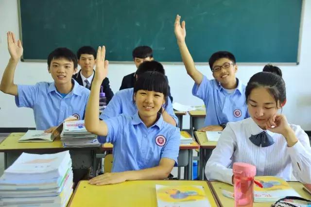 郑州哪些中学蓝色校服好看,郑州各中学校服