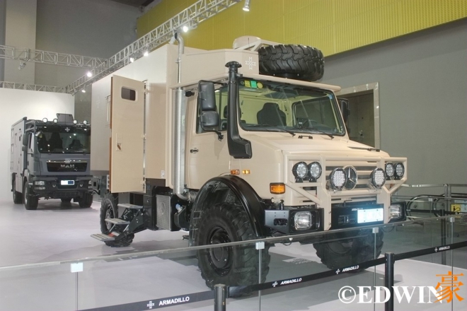 乌尼莫克u5000与u4000有何不同,奔驰乌尼莫克u400军用卡车