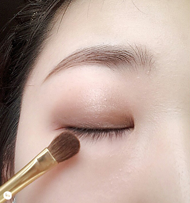 烟熏妆眼妆画法教程,港风烟熏妆眼影画法