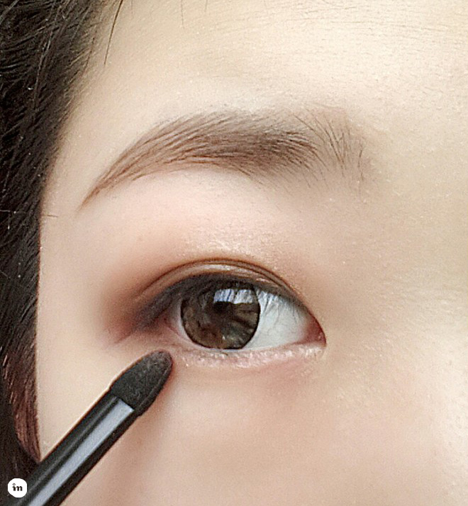 烟熏妆眼妆画法教程,港风烟熏妆眼影画法