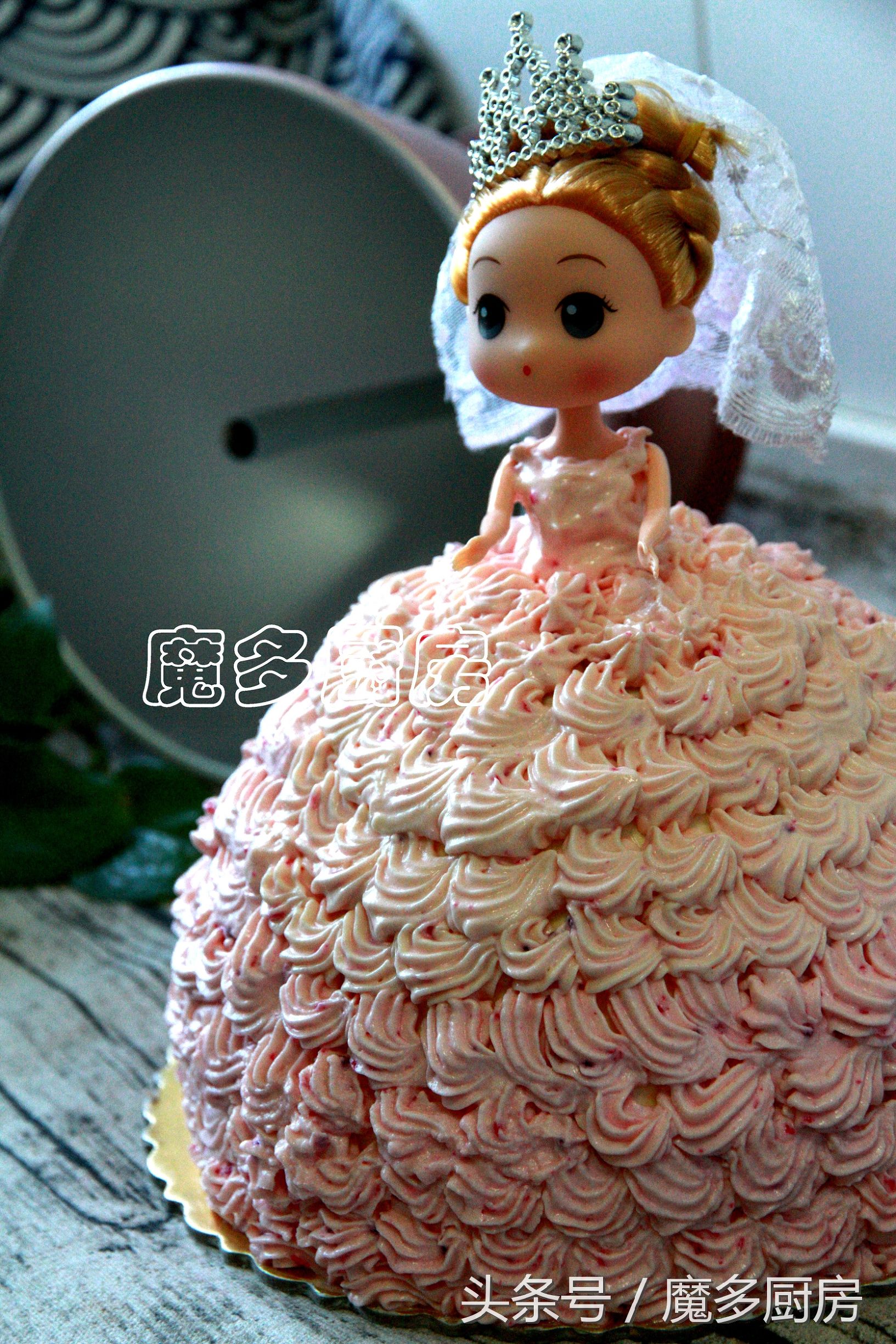 教你做一个芭比娃娃蛋糕,给芭比娃娃做迷你小蛋糕