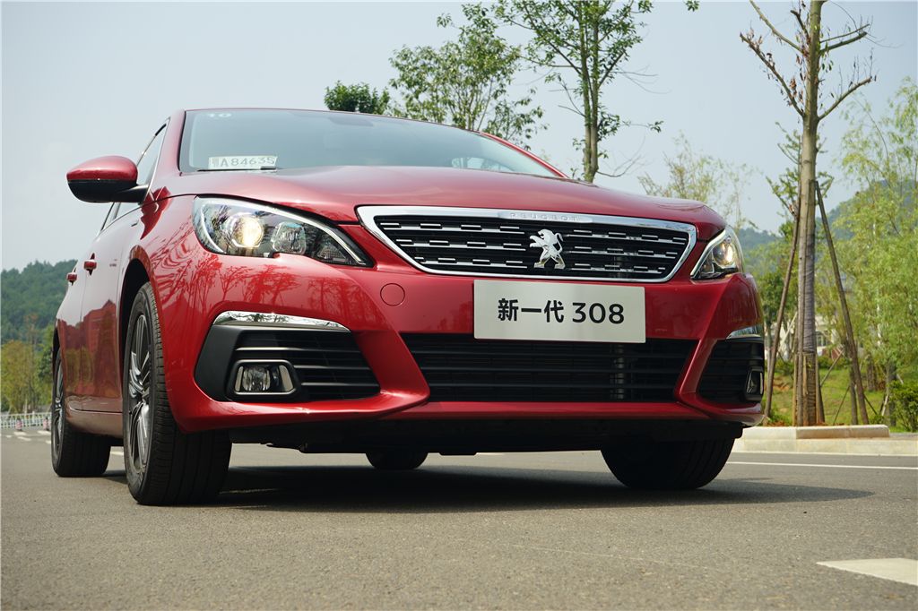 全新标致3081.2手动挡测评,全新标致308实车首秀