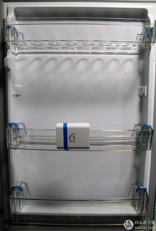 哈,你家的冰箱能安装QQ斗地主吗?