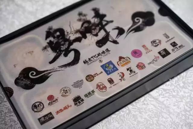 给大家盘点下各种高颜值的月饼,盘点今年新出的三款网红月饼