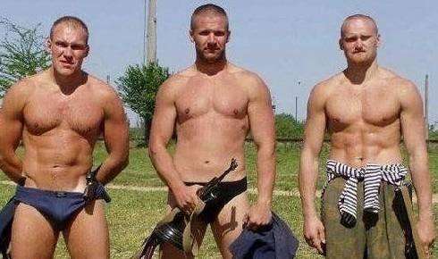 没有经过军事训练，如何能成为“好的足球流氓”？