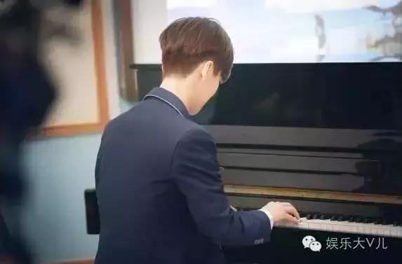 听说看《我去上学啦》不少直男被鹿晗掰弯，妹子们看紧男票啊