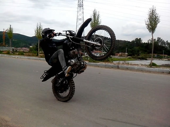 越野摩托车控车技巧,越野摩托车冲坡技巧