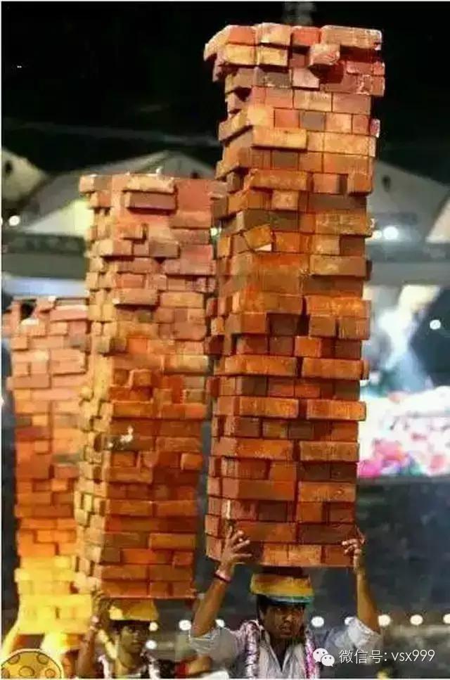 超内涵笑话第87期:萝莉有三好,柔体轻音易推倒