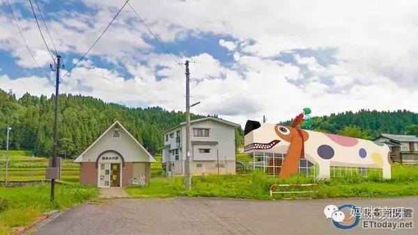 就读这本：《忘记亲一下》