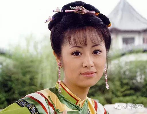 宽阔的茶盘上,与知己一起谈天论地