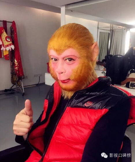 六小龄童领奖,猴年春晚六小龄童视频高清